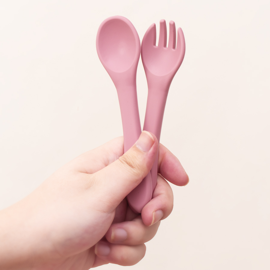2PCS/Set Silicone Baby Utensil - Baby Food Utensils Set recension och pris